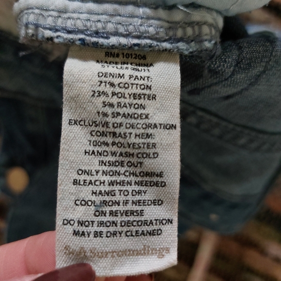 Soft Surroundings Silky Floral Beaded Blue Purple Soft Denim Cropped Jeans Pants - Picture 16 of 16